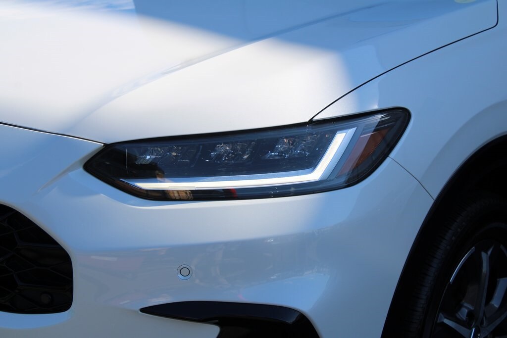 2024 Honda HR-V EX-L photo 2