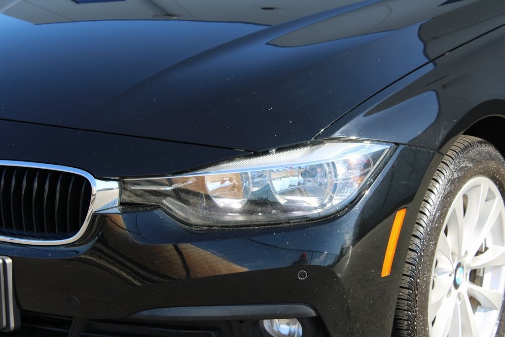 2017 Bmw 320i xDrive photo 2