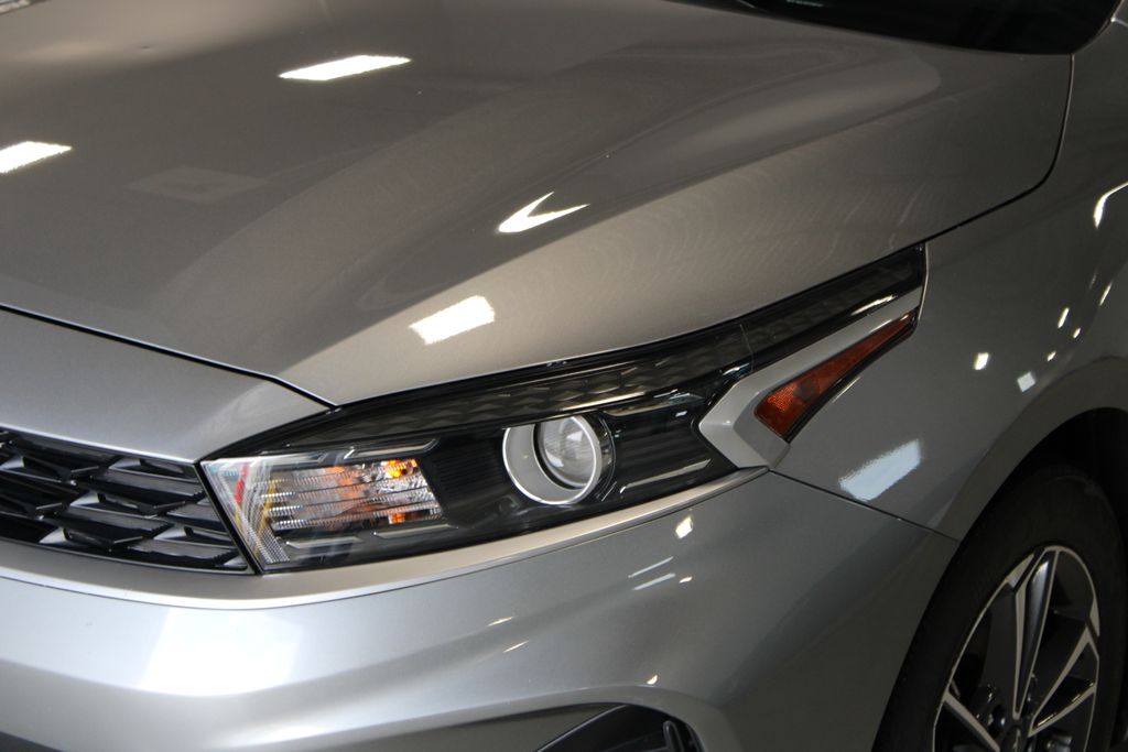 Used 2024 Kia Forte LXS with VIN 3KPF24AD3RE696502 for sale in Everett, MA