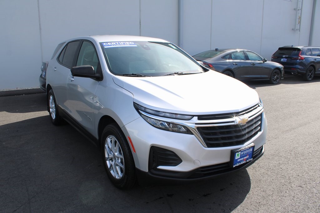 2022 Chevrolet Equinox LS photo 3