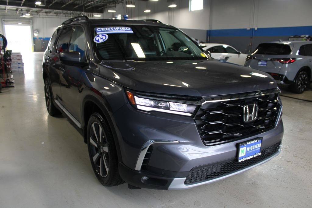 Used 2025 Honda Pilot Touring SUV