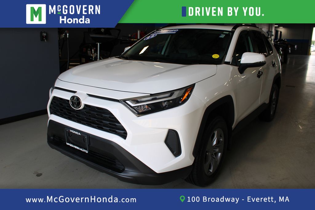 2022 Toyota RAV4 XLE AWD's photo