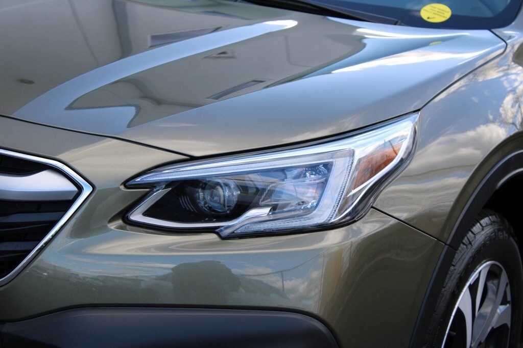 2022 Subaru Outback Limited photo 2