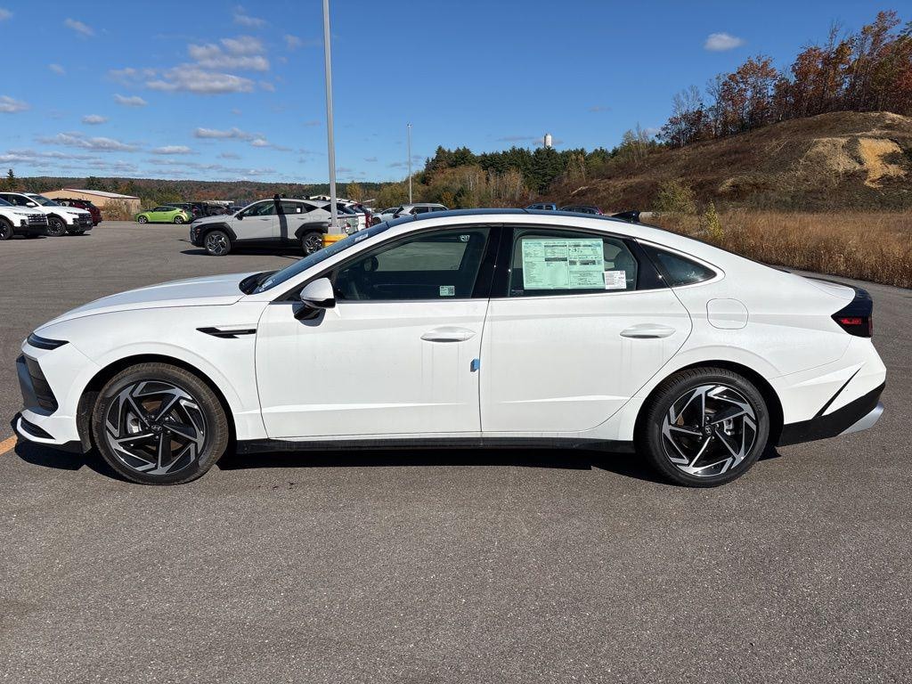 New 2025 Hyundai Sonata SEL Convenience Sedan
