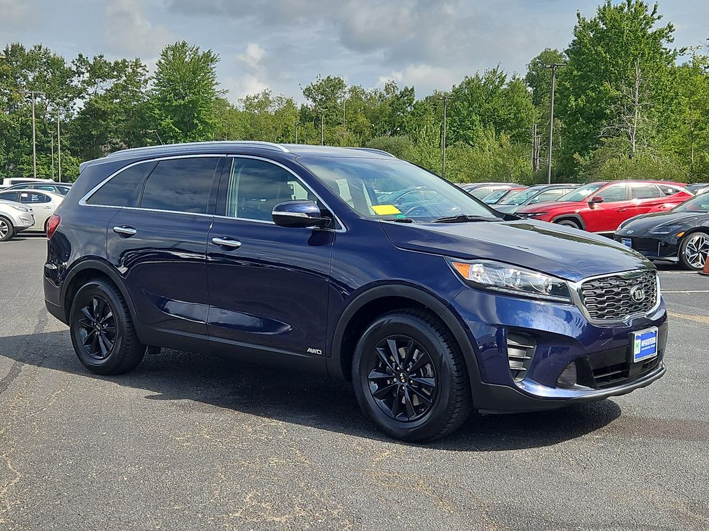 2020 Kia Sorento LX photo 2