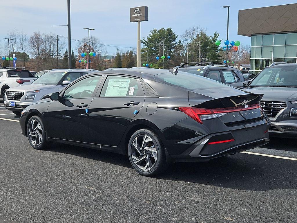 New 2025 Hyundai Elantra Hybrid SEL Sport Sedan