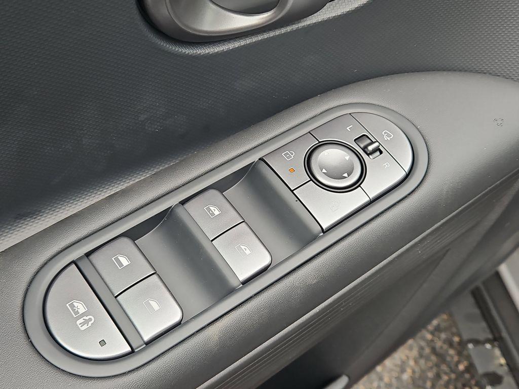2025 Hyundai IONIQ 5 SEL - Photo 17