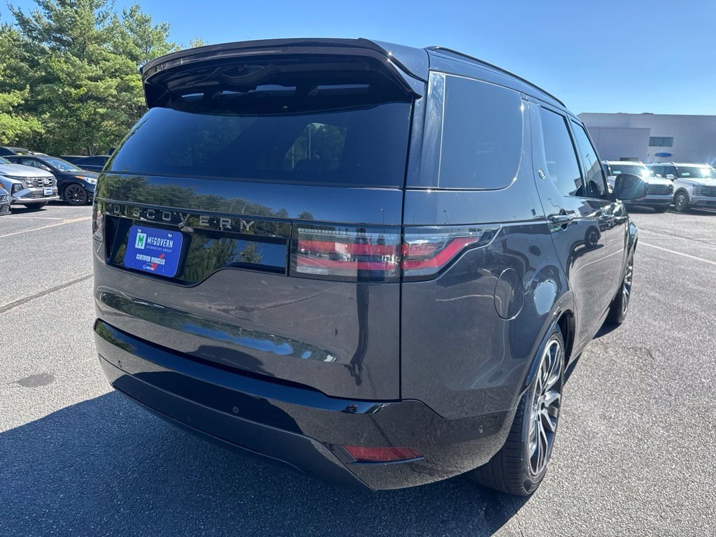 Used 2024 Land Rover Discovery Dynamic SE SUV