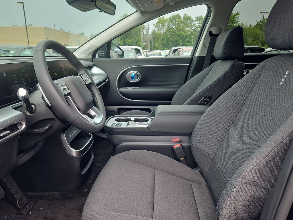 2026 Hyundai IONIQ 9 SE - Photo 17