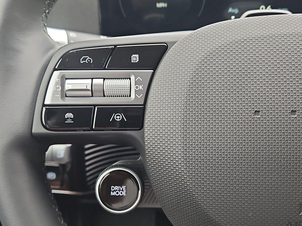 2025 Hyundai IONIQ 5 SEL - Photo 13