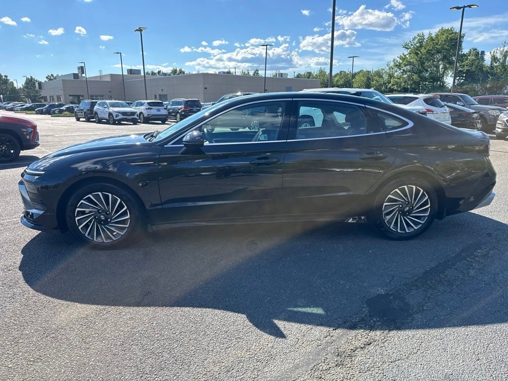 Certified 2025 Hyundai Sonata Hybrid SEL Sedan