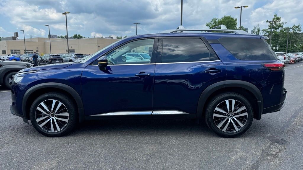 Used 2023 Nissan Pathfinder Platinum SUV