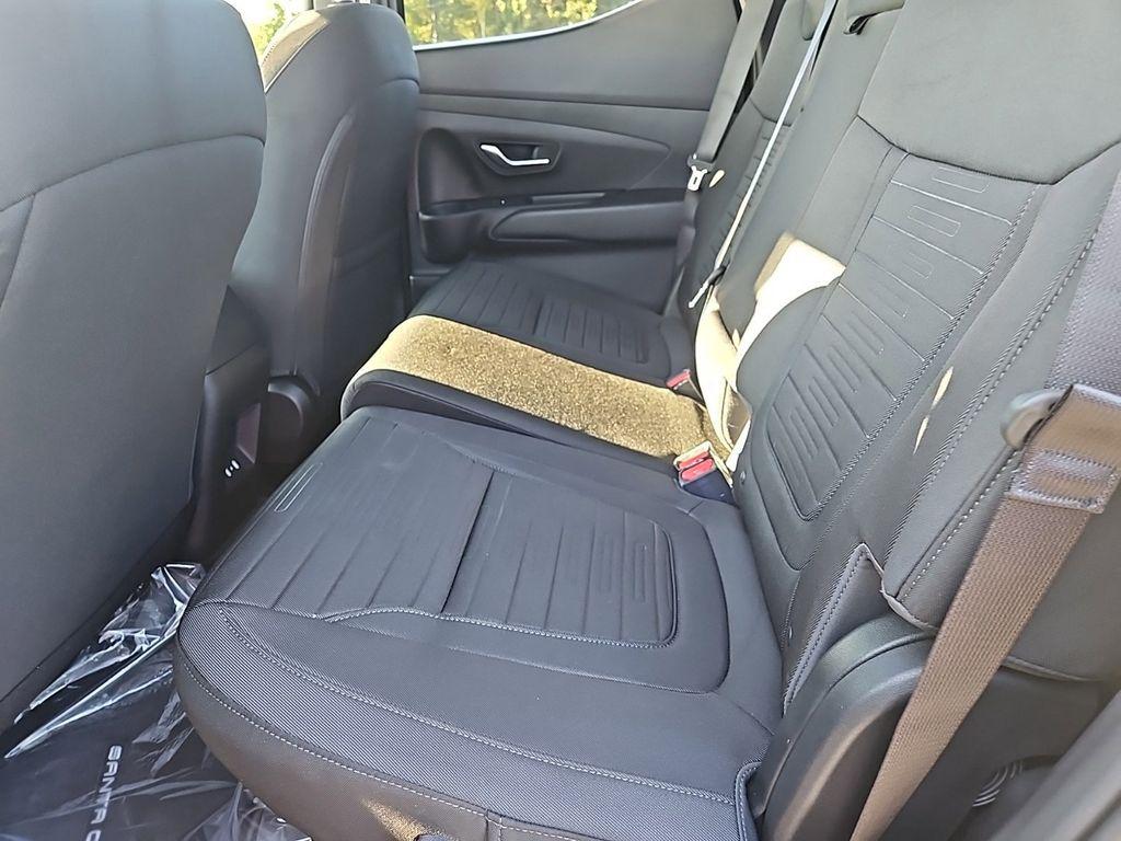 2026 Hyundai Santa Cruz SE photo 3