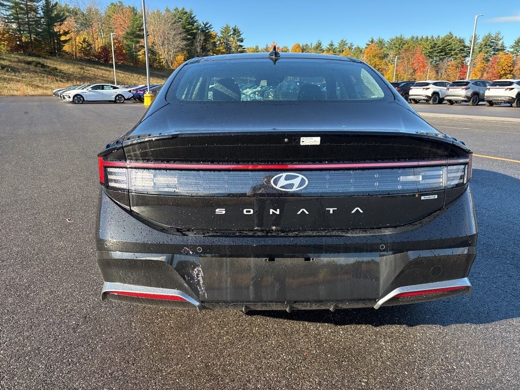 New 2025 Hyundai Sonata Hybrid Limited Sedan