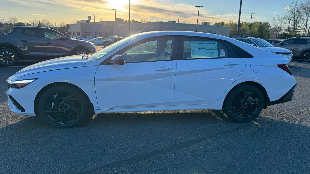 New 2026 Hyundai Elantra SEL Sport Sedan