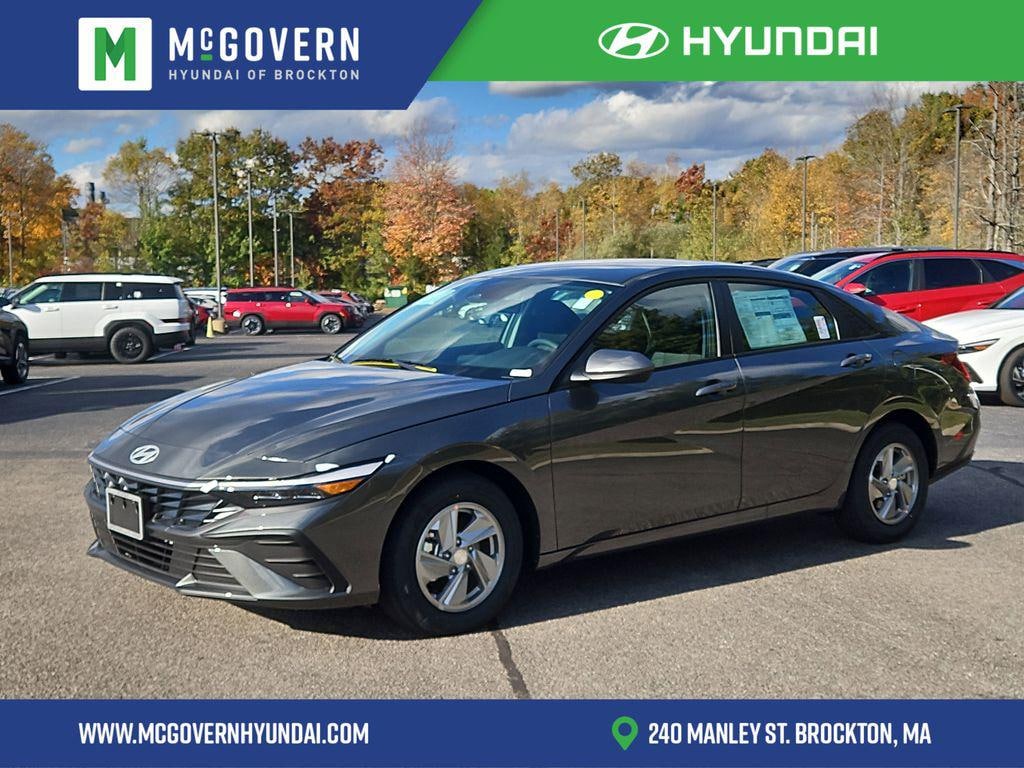 New 2025 Hyundai Elantra SE Sedan