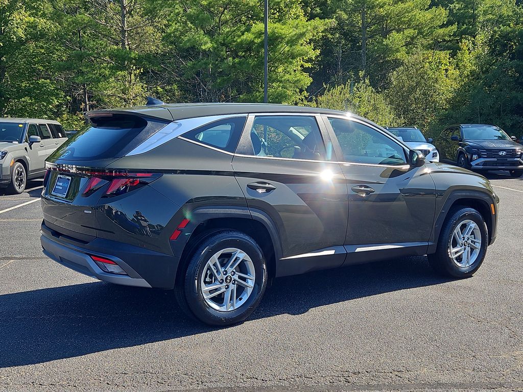 2025 Hyundai Tucson SE photo 3