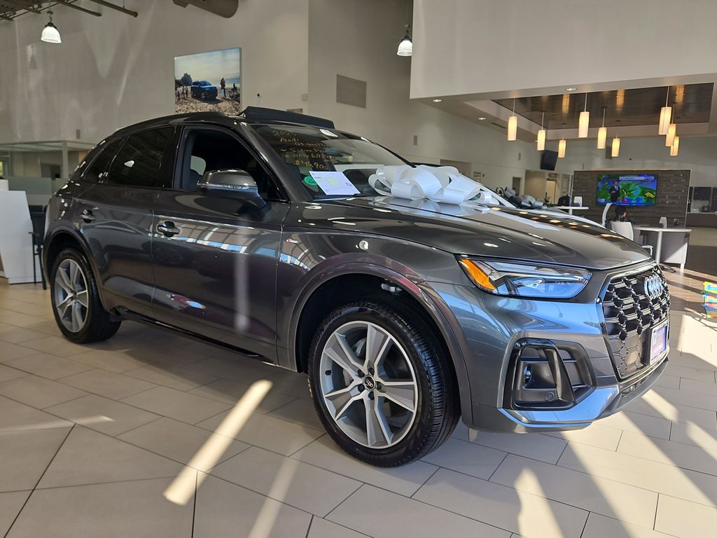 2025 Audi Q5 45 S line Premium photo 2