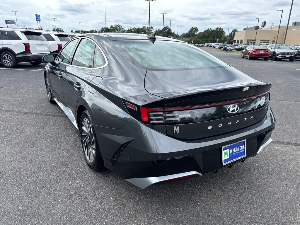 Certified 2025 Hyundai Sonata Hybrid Limited Sedan