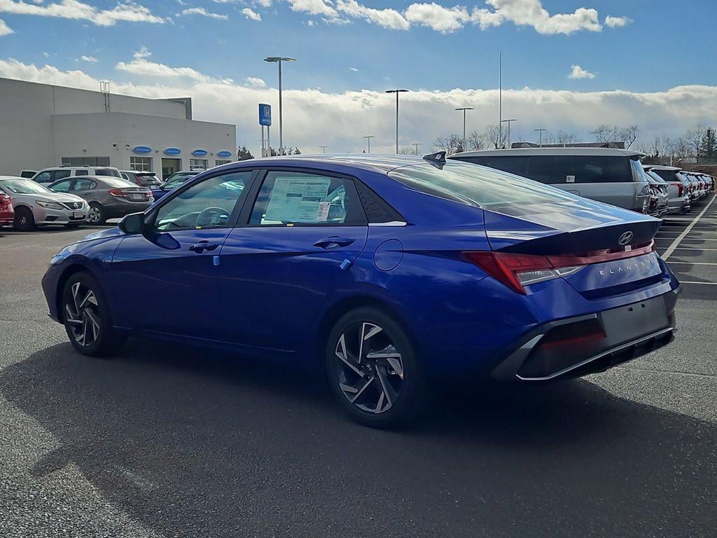 New 2025 Hyundai Elantra SEL Convenience Sedan