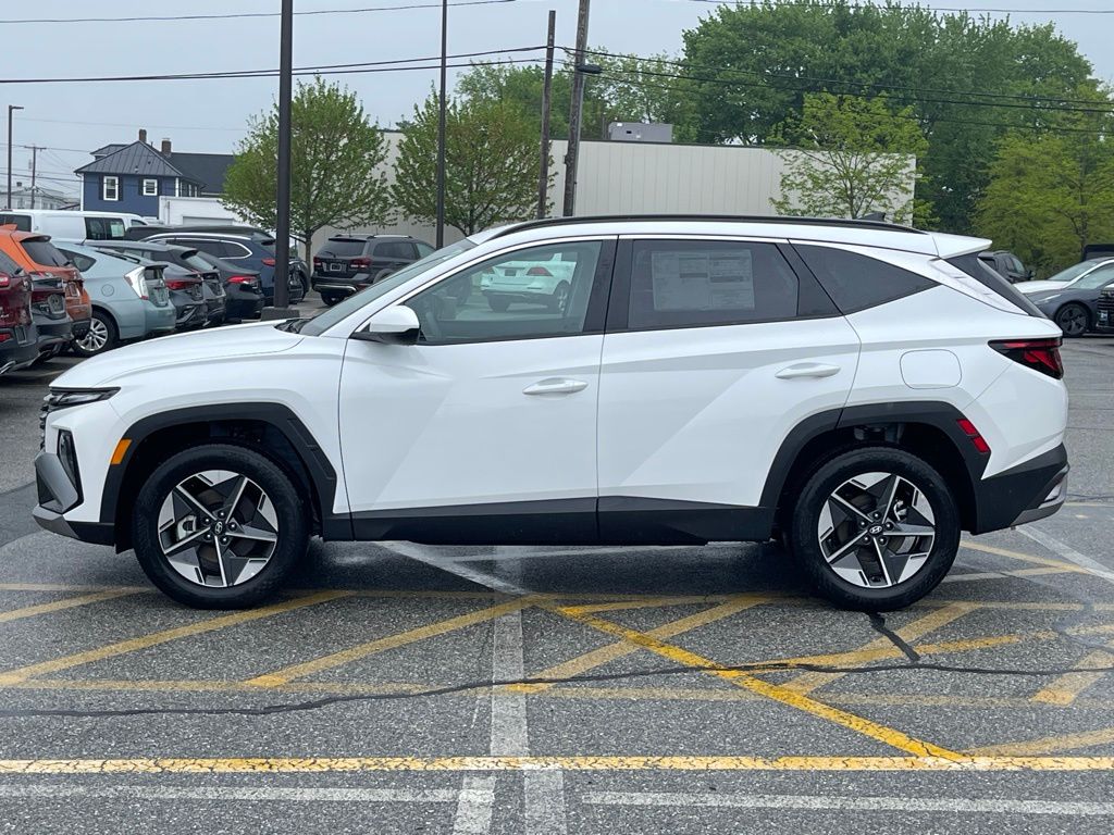 2025 Hyundai Tucson SEL photo 2