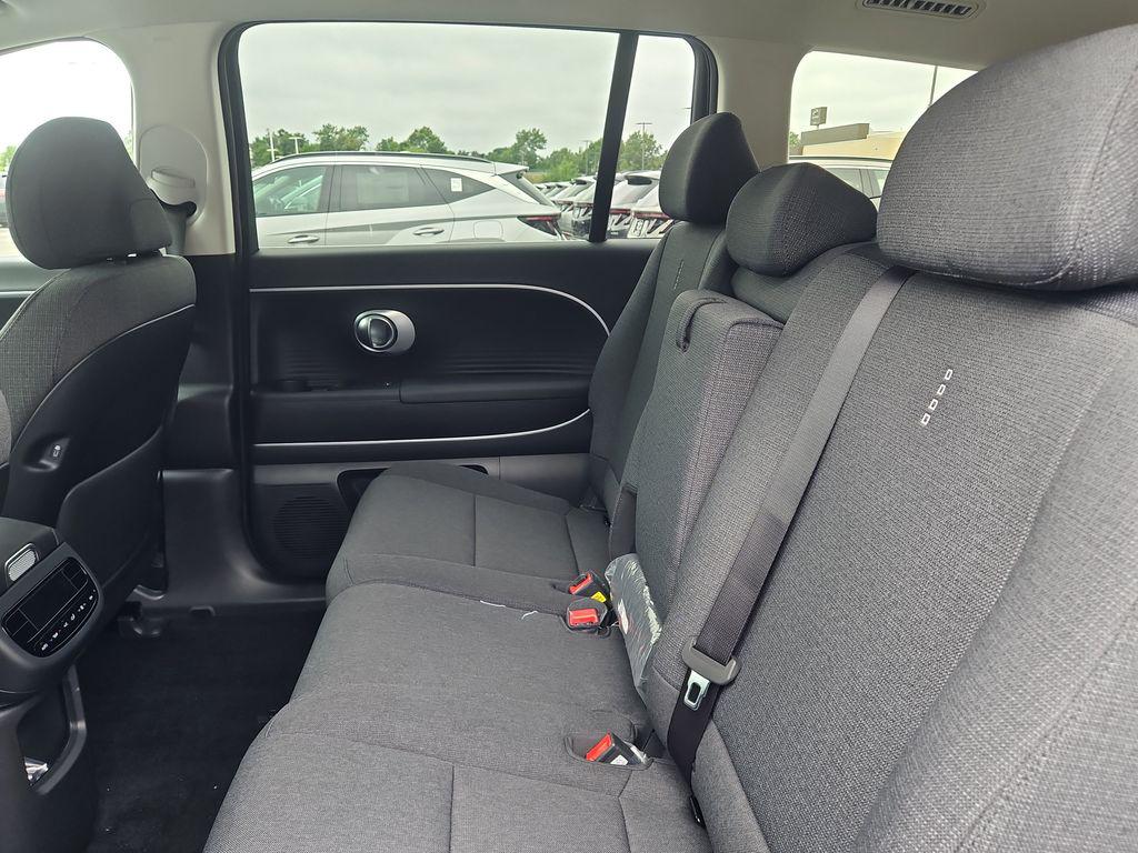 2026 Hyundai Ioniq SE photo 4