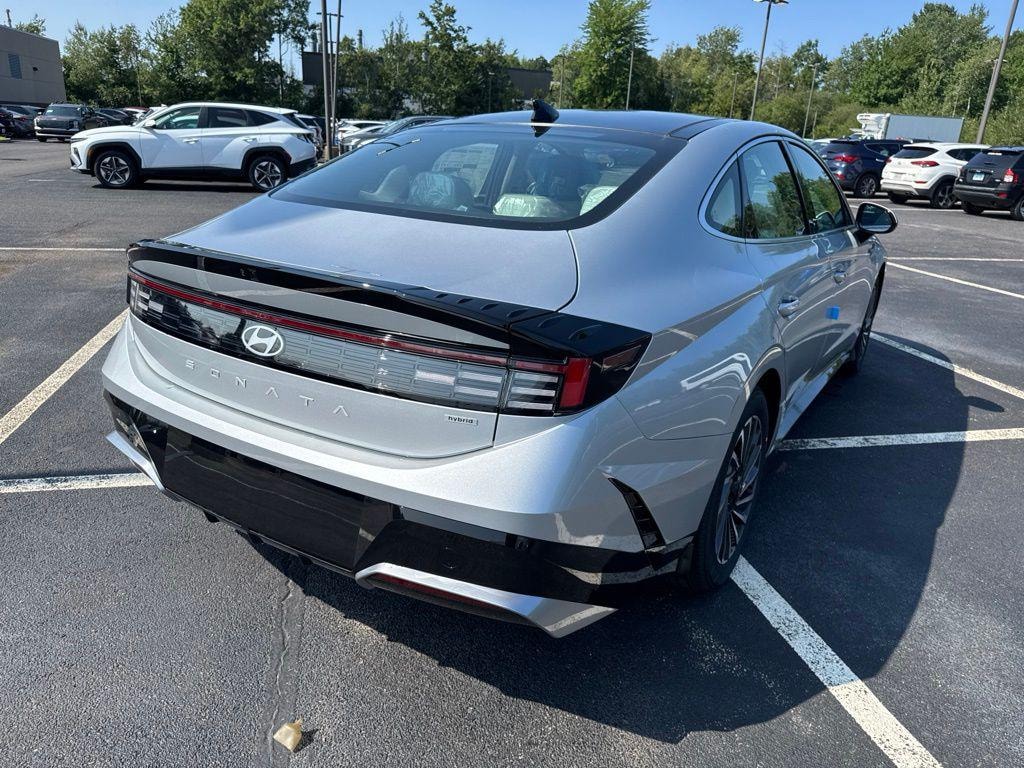 New 2026 Hyundai Sonata Hybrid SEL Sedan