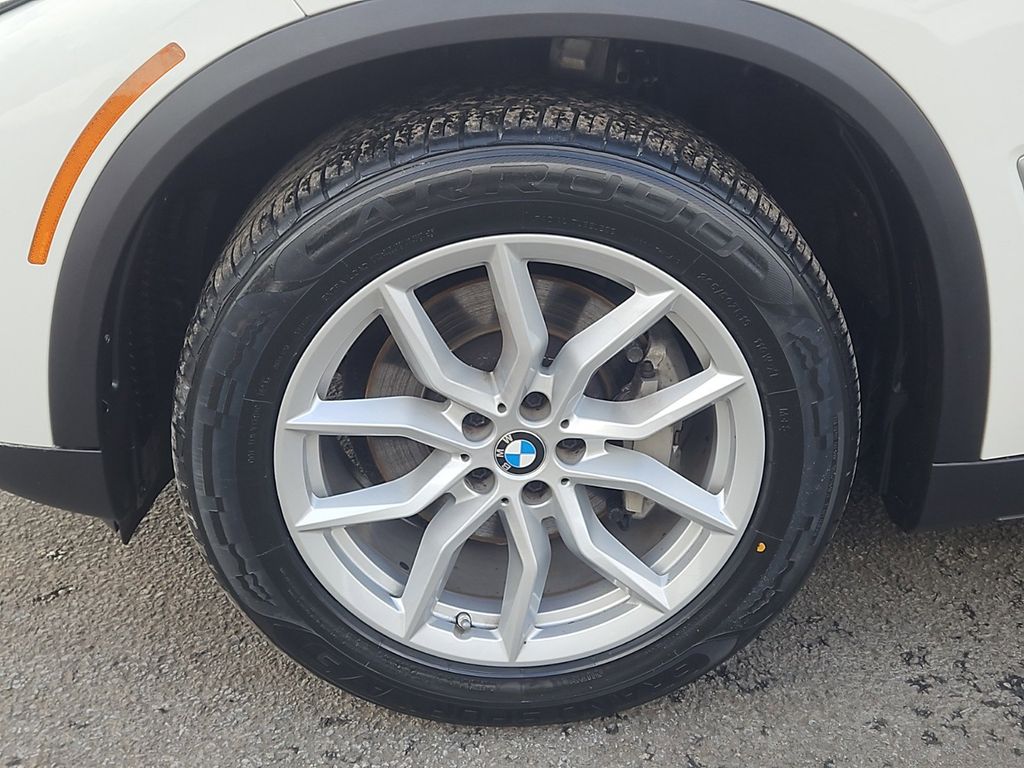 Used 2022 BMW X5 40i with VIN 5UXCR6C06N9K69901 for sale in Brockton, MA