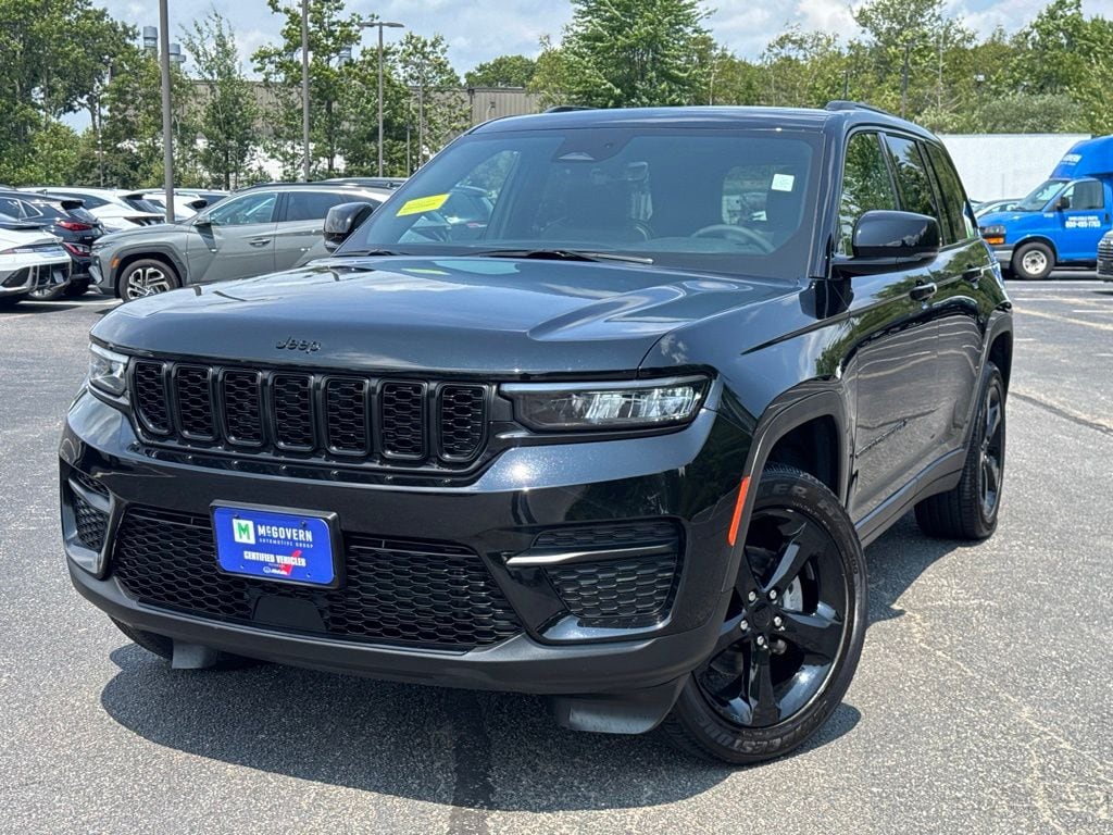 Used 2025 Jeep Grand Cherokee Altitude X SUV