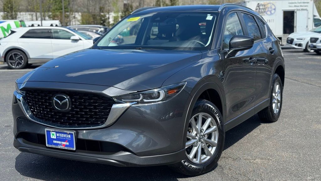 2022 Mazda CX-5 S Preferred package Auto AWD's photo