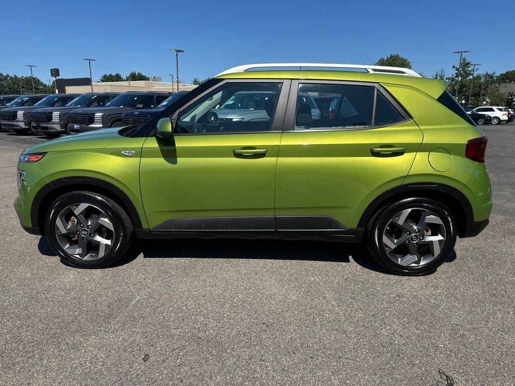 Used 2024 Hyundai Venue SEL SUV