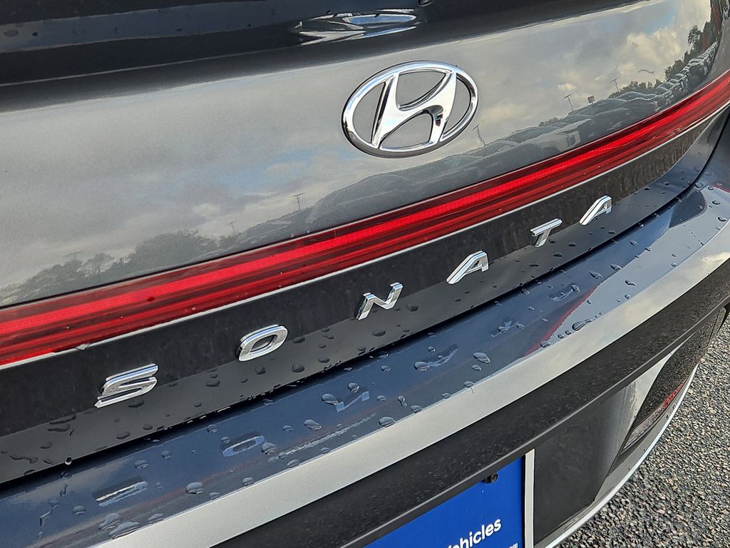 2023 Hyundai Sonata SE photo 3