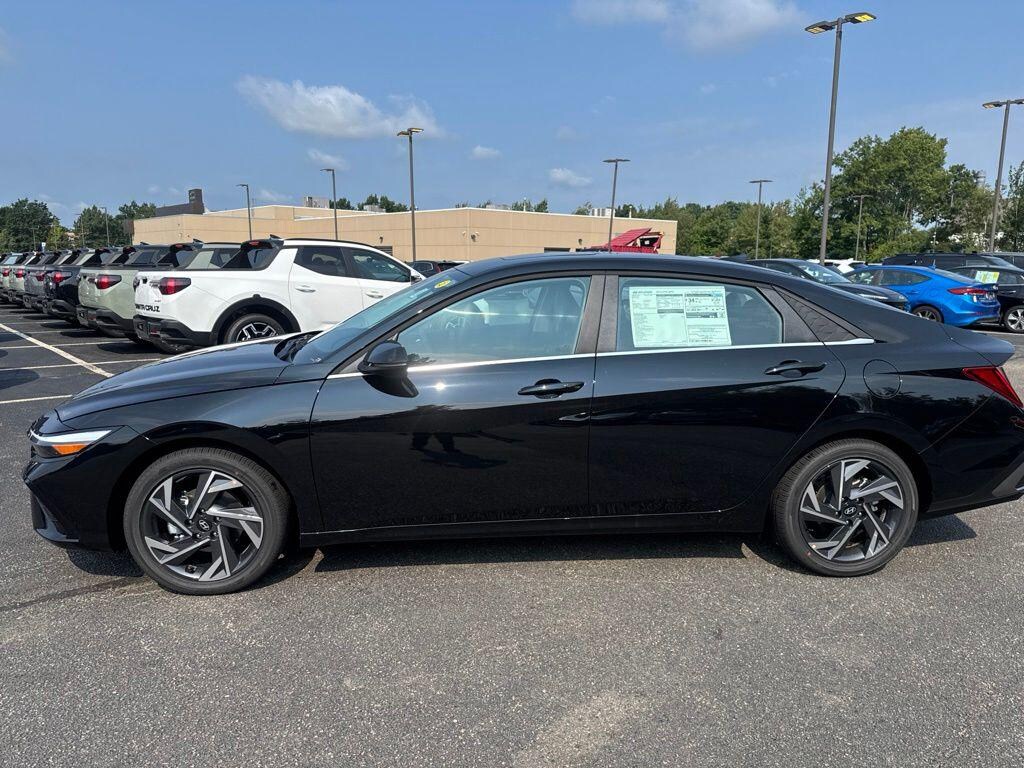New 2026 Hyundai Elantra Limited Sedan