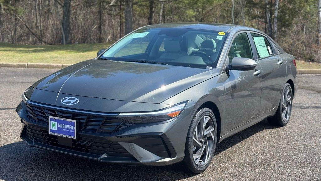 New 2026 Hyundai Elantra Limited Sedan