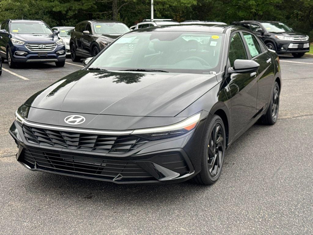 New 2026 Hyundai Elantra SEL Sport Sedan