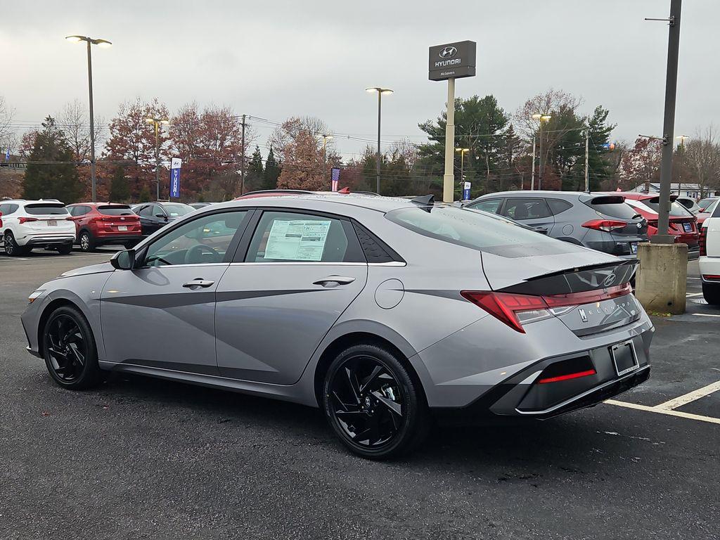 2026 Hyundai Elantra SEL Sport photo 2