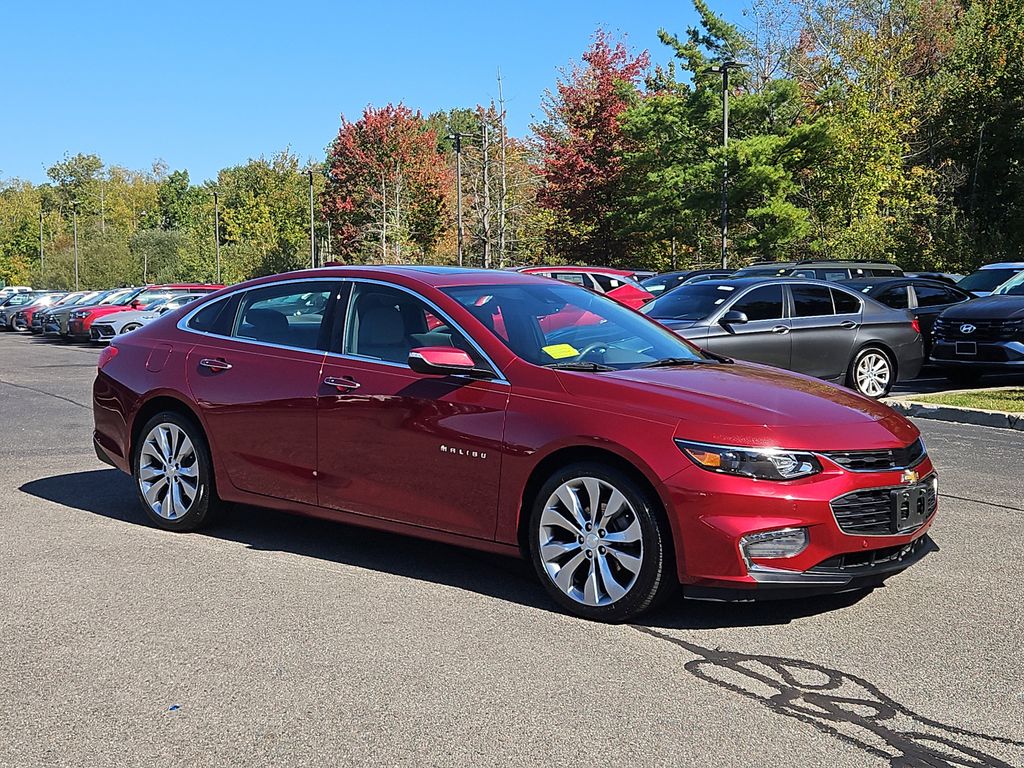 2017 Chevrolet Malibu Premier photo 2