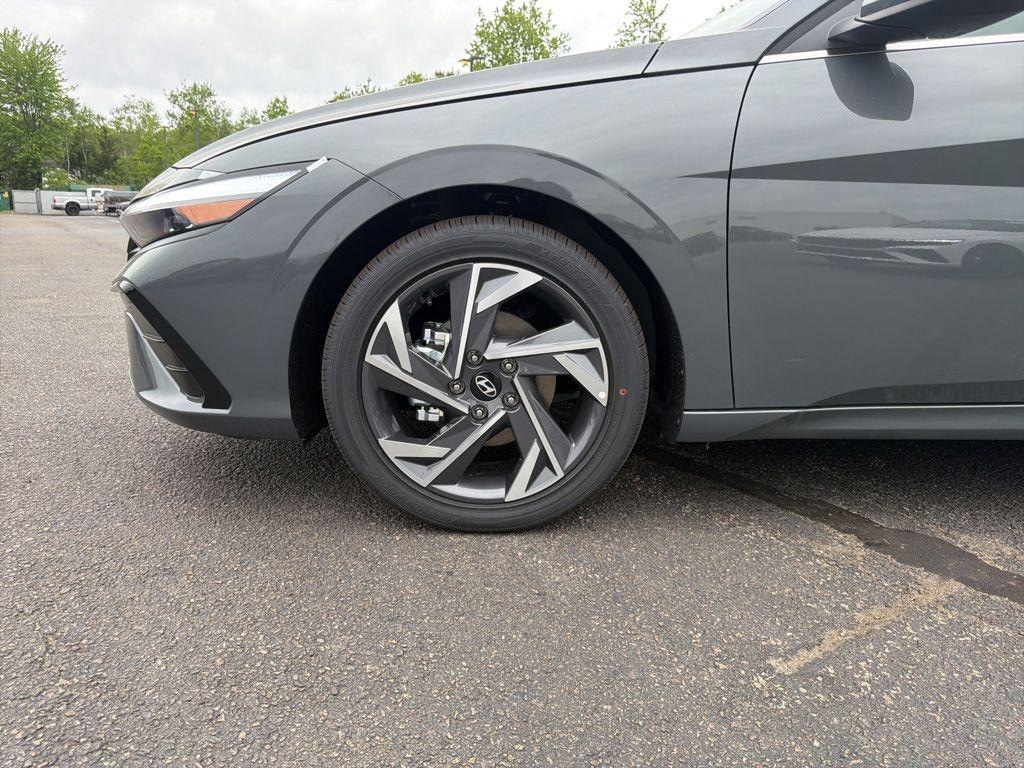 New 2026 Hyundai Elantra Limited Sedan