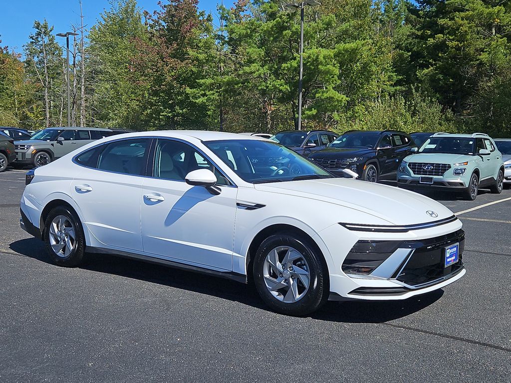 2025 Hyundai Sonata SE photo 2