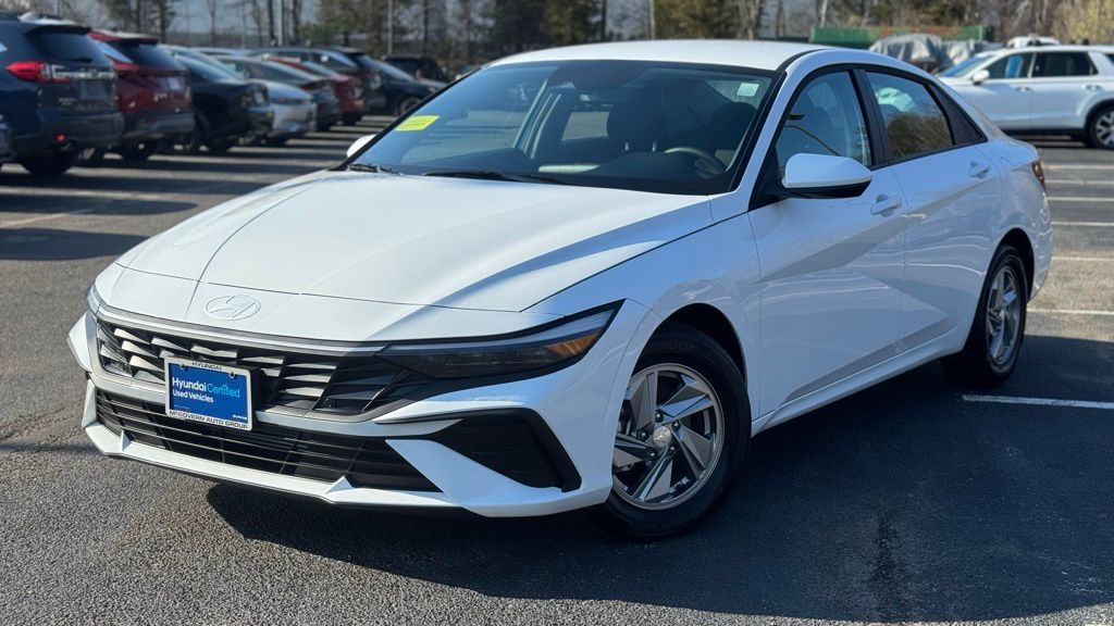 2025 Hyundai Elantra SE