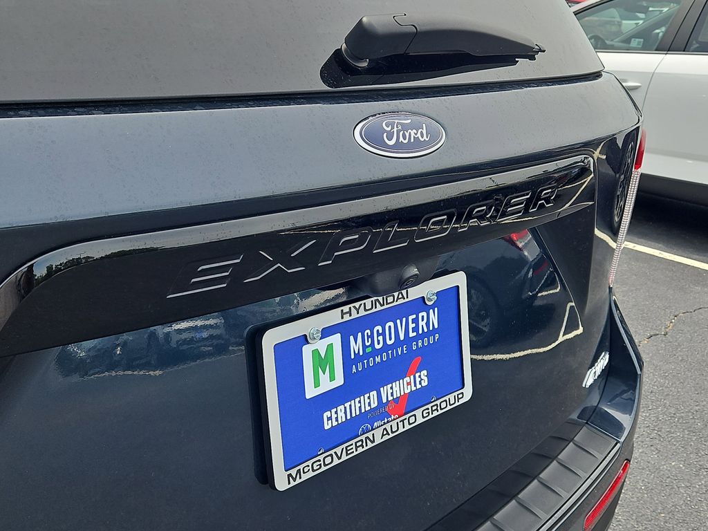 2023 Ford Explorer ST-Line photo 3