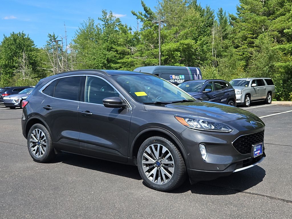 2020 Ford Escape Titanium photo 2