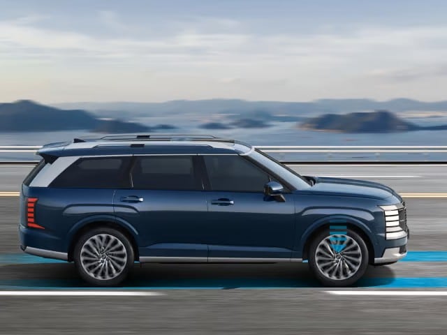  2026 Hyundai Palisade Hybrid on the road