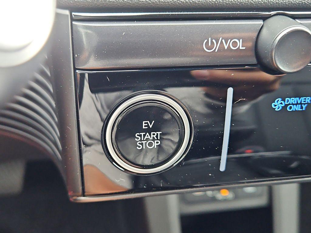 2025 Hyundai IONIQ 5 XRT - Photo 11