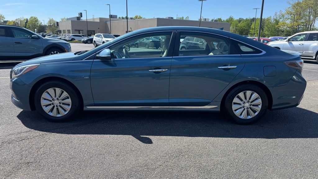 Used 2016 Hyundai Sonata Hybrid Base with VIN KMHE24L11GA024464 for sale in Brockton, MA