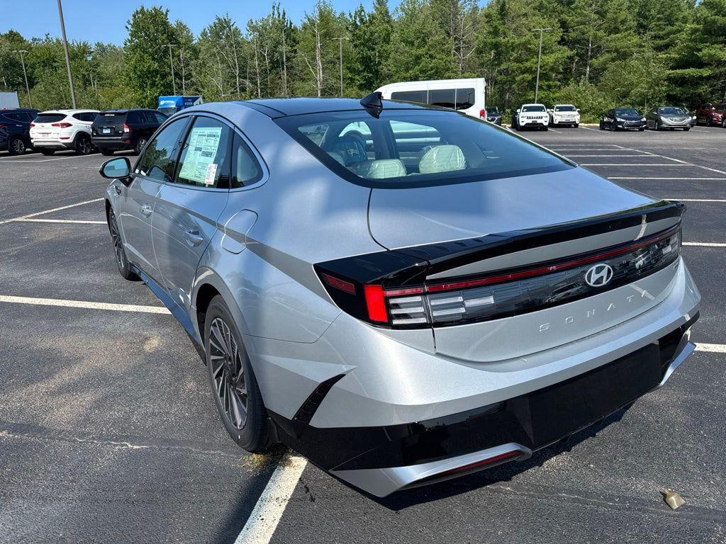 New 2026 Hyundai Sonata Hybrid SEL Sedan