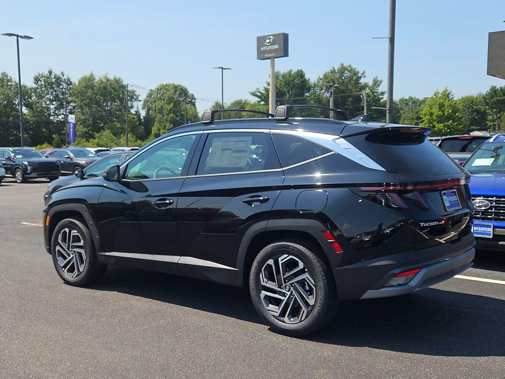 2025 Hyundai Tucson Hybrid Limited photo 2