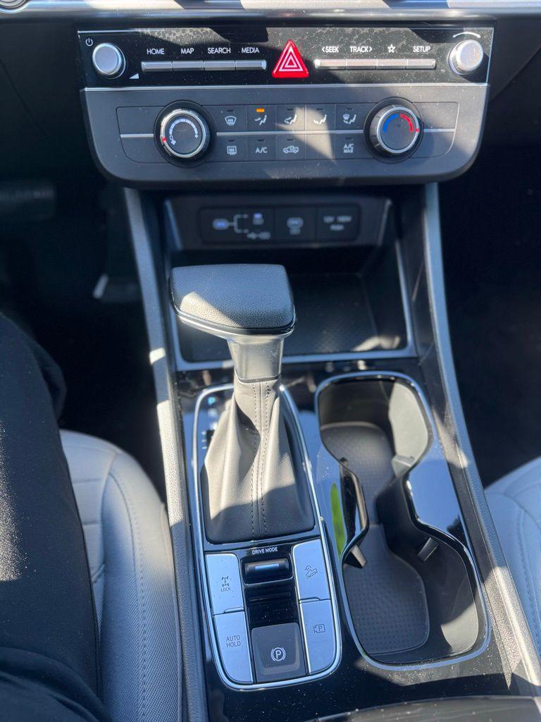 2025 Hyundai Santa Cruz SE - Photo 12