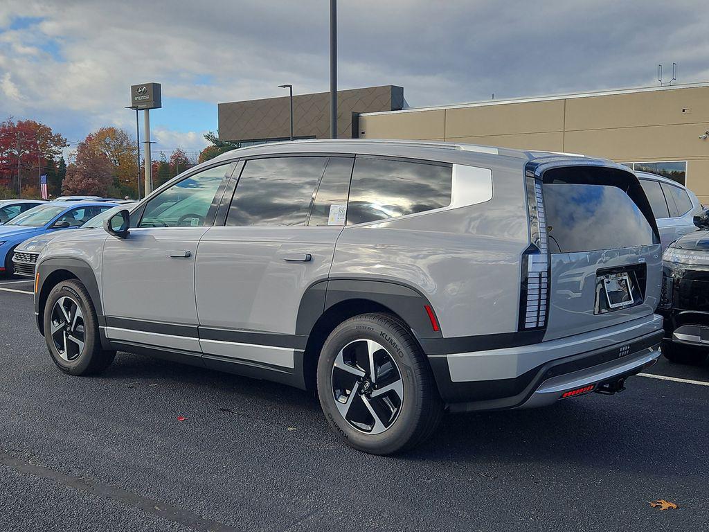 2026 Hyundai Ioniq SE photo 2