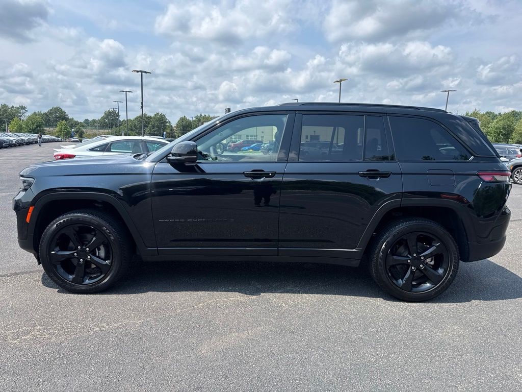 Used 2025 Jeep Grand Cherokee Altitude X SUV